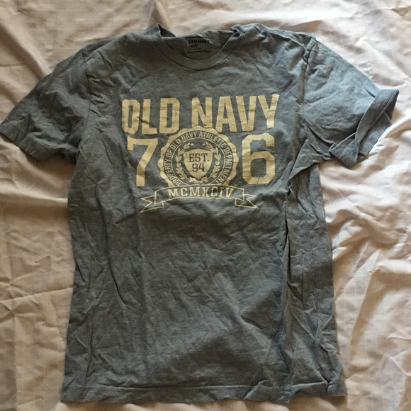 2 Men's Old Navy Graphic T-Shirts. Worn 3 times. - Picture 1 of 4